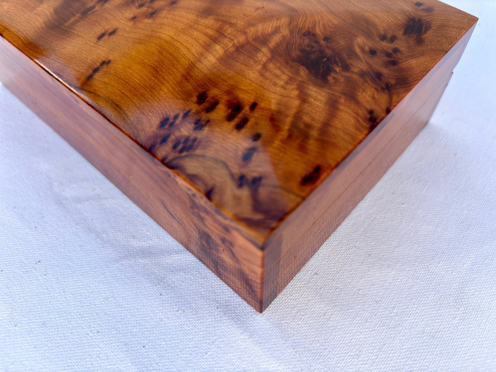 Lockable Thuya Burl Wood Jewelry Box – 7 × 5" - 7