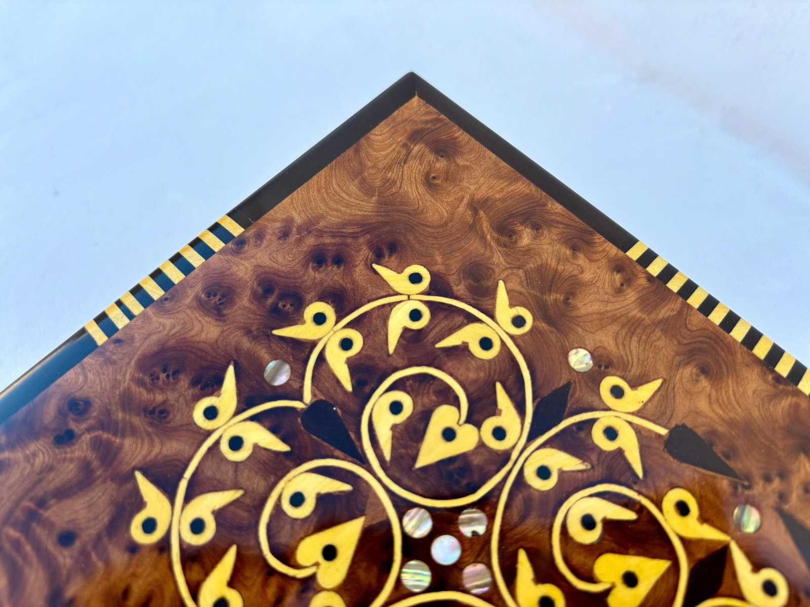 Lockable Thuya Burl Wood Jewelry Box – 10 × 7" - 4