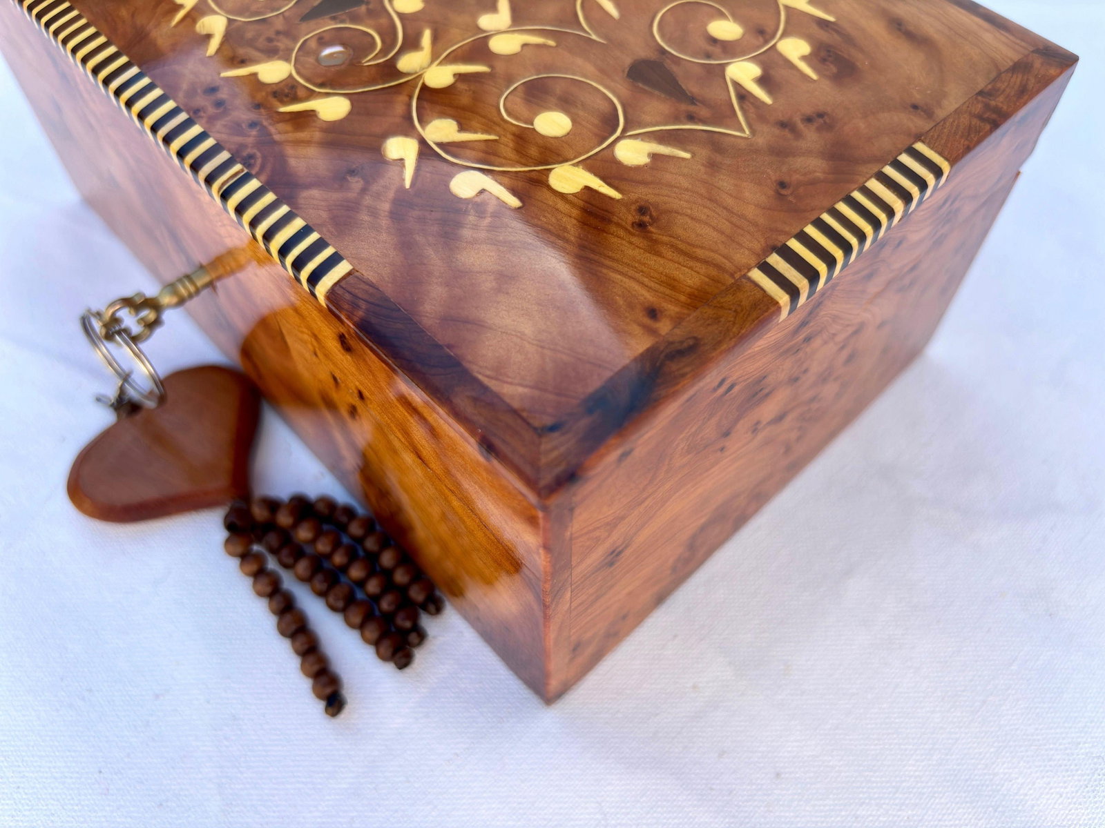 Lockable Thuya Burl Wood Jewelry Box – 8 × 5" - 6