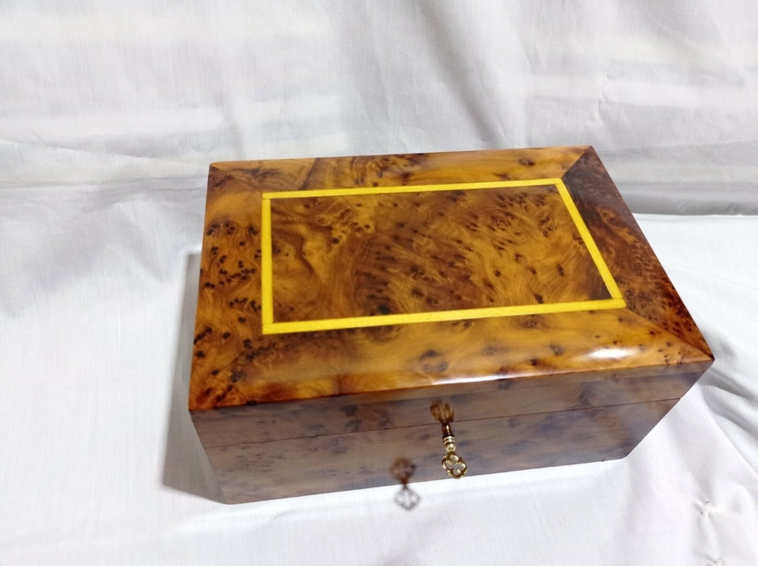 Lockable Thuya Burl Wood Jewelry Box – 9.25" × 6" - 2