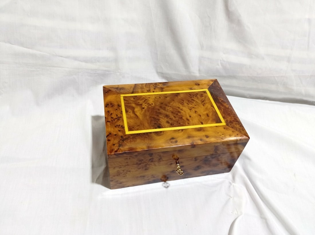 Lockable Thuya Burl Wood Jewelry Box – 9.25" × 6" - 4