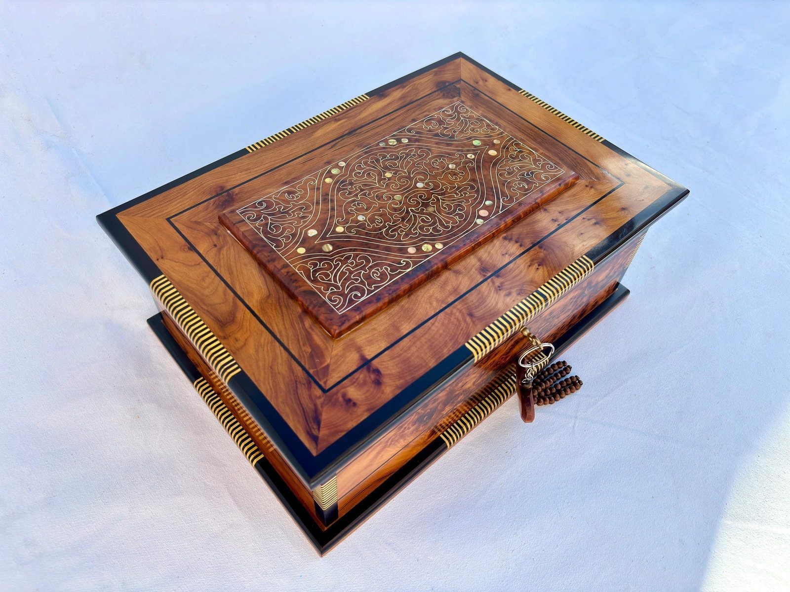 Lockable Thuya Burl Wood Jewelry Box – 13 × 9" - 2