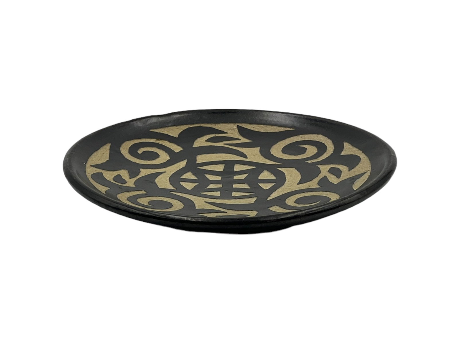 Handcrafted Black Clay Pottery Plate – Natural Pigments - 2
