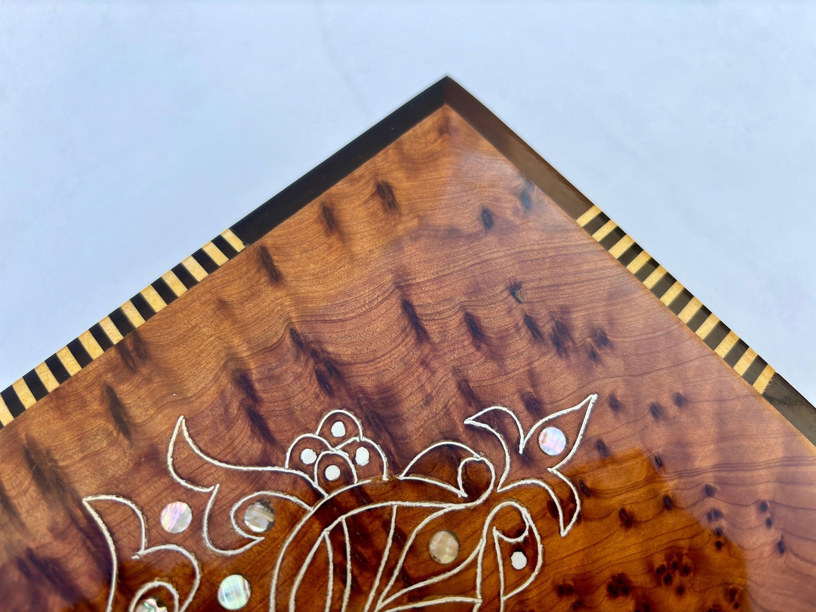 Lockable Thuya Burl Wood Jewelry Box – 9 × 6" - 3