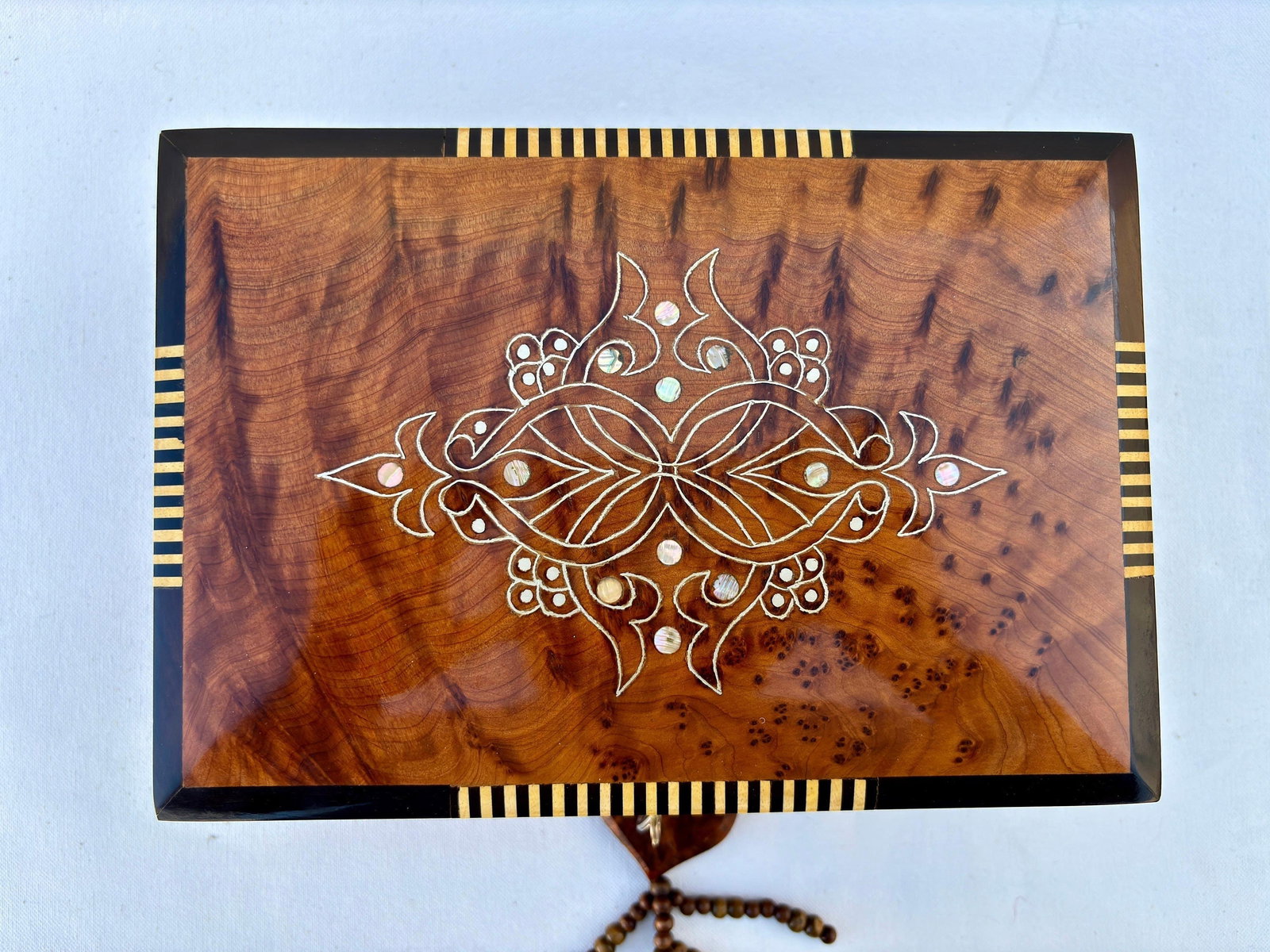 Lockable Thuya Burl Wood Jewelry Box – 9 × 6" - 7