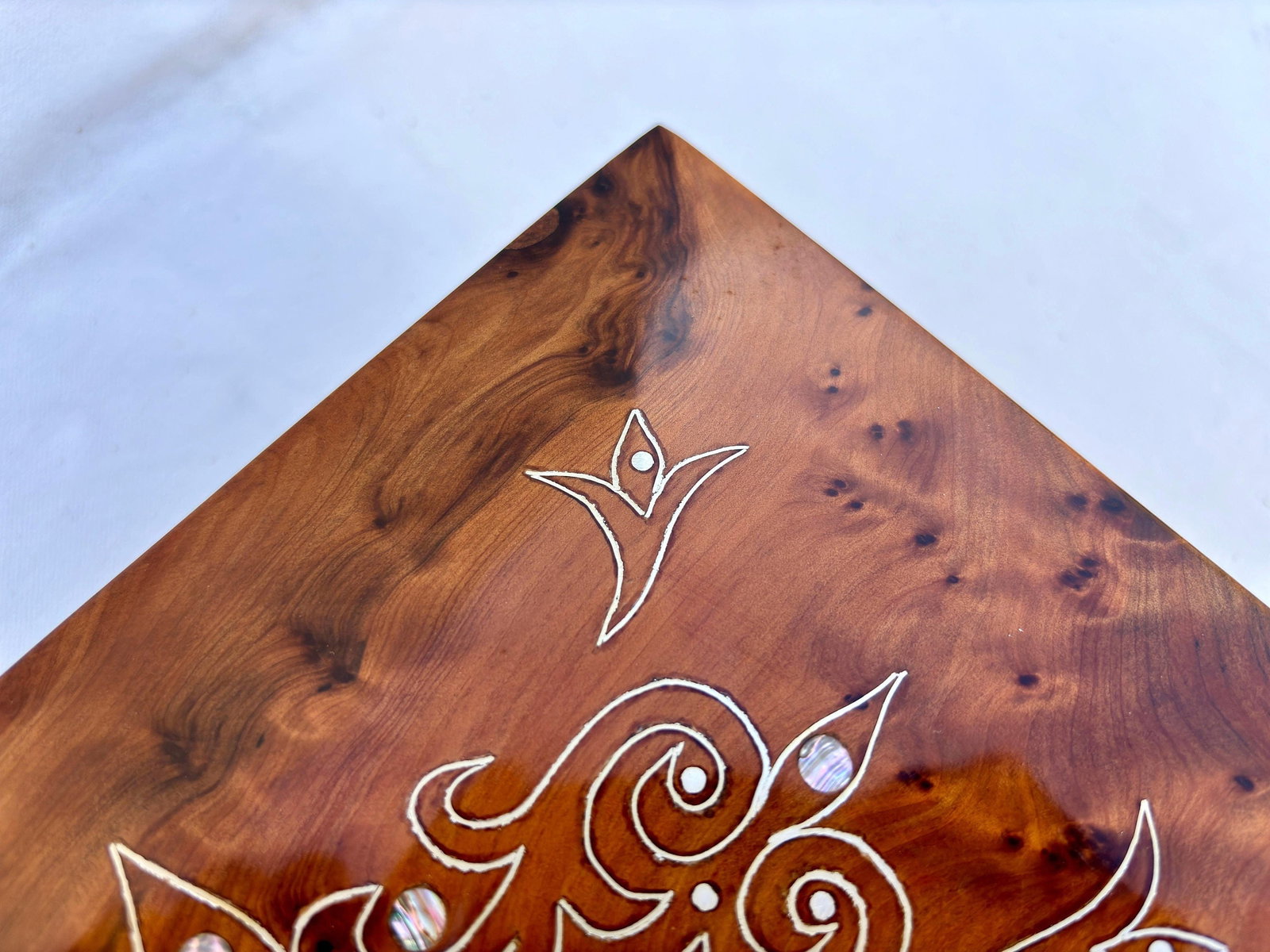 Lockable Thuya Burl Wood Jewelry Box – 9 × 6" - 5