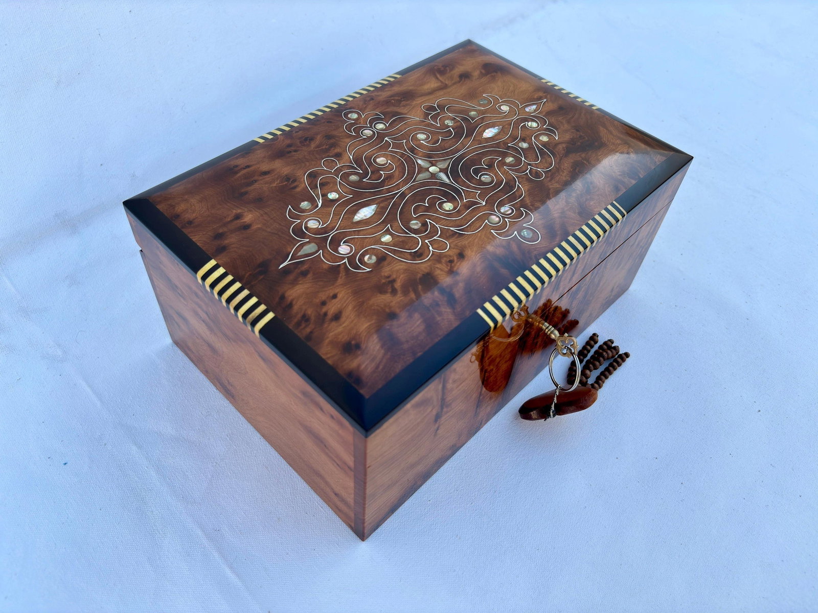 Lockable Thuya Burl Wood Jewelry Box – 10 × 7" - 2