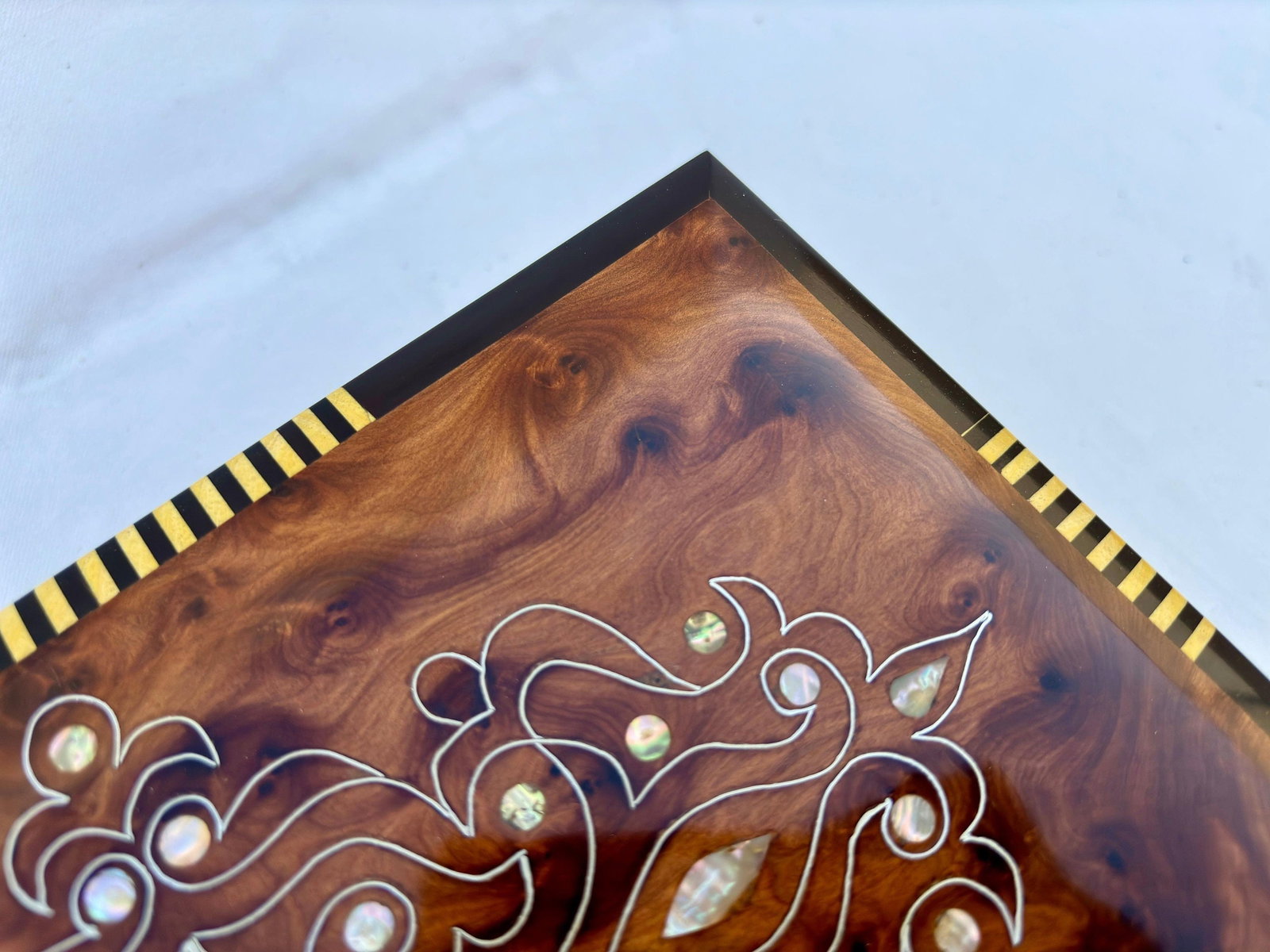 Lockable Thuya Burl Wood Jewelry Box – 10 × 7" - 3