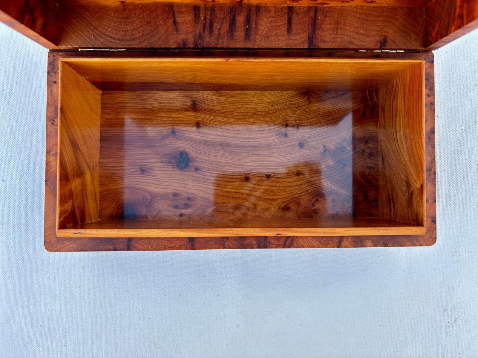 Lockable Thuya Burl Wood Jewelry Box – 10 × 6" - 8