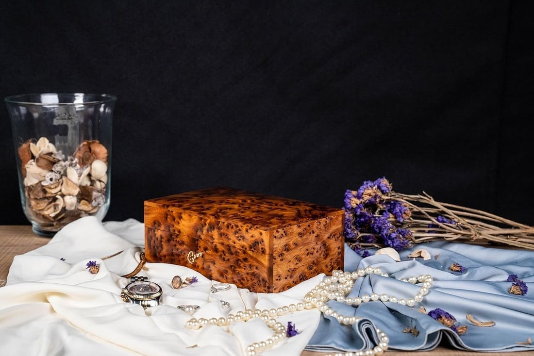 Lockable Thuya Burl Wood Jewelry Box – 6" × 4.35" × 3" - 4