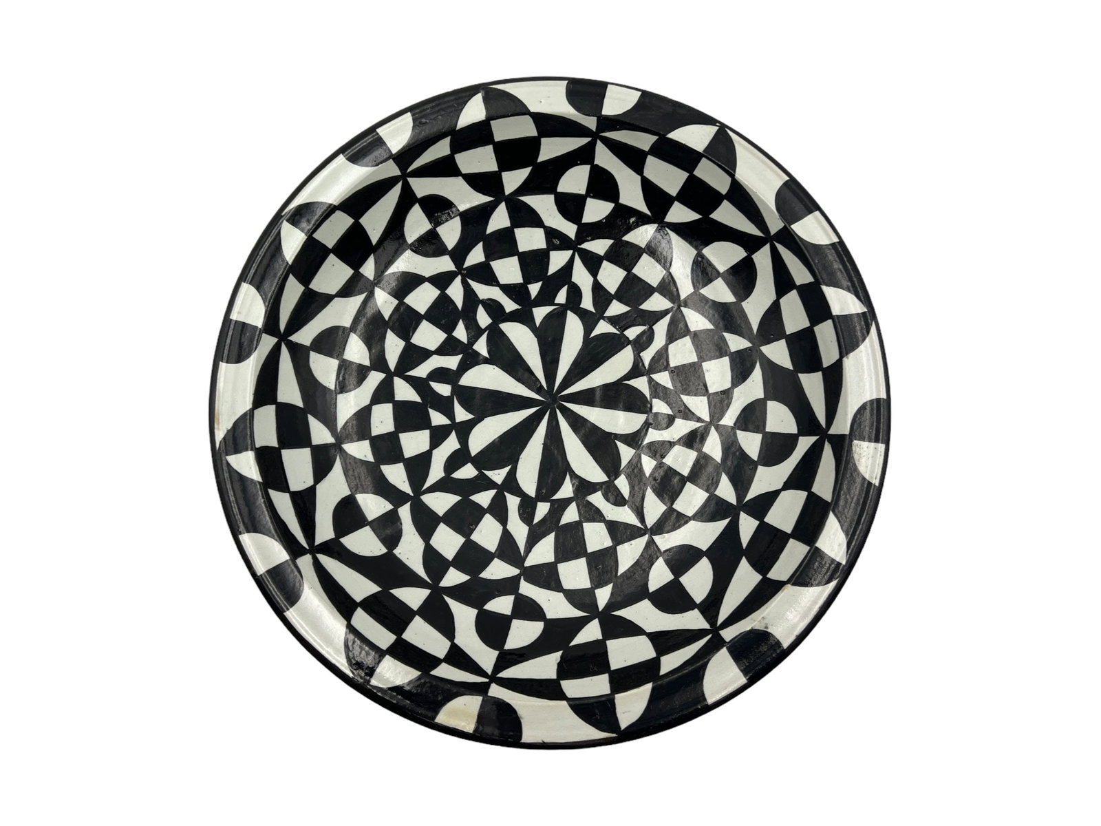 Handcrafted Clay Pottery Plate – Natural Pigments: Melange Plate Handcrafted Clay Pottery – Natural Pigments and Traditional Craftsmanship is a carefully crafted piece combining practical function with a distinctive, timeless design. Ideal for perso