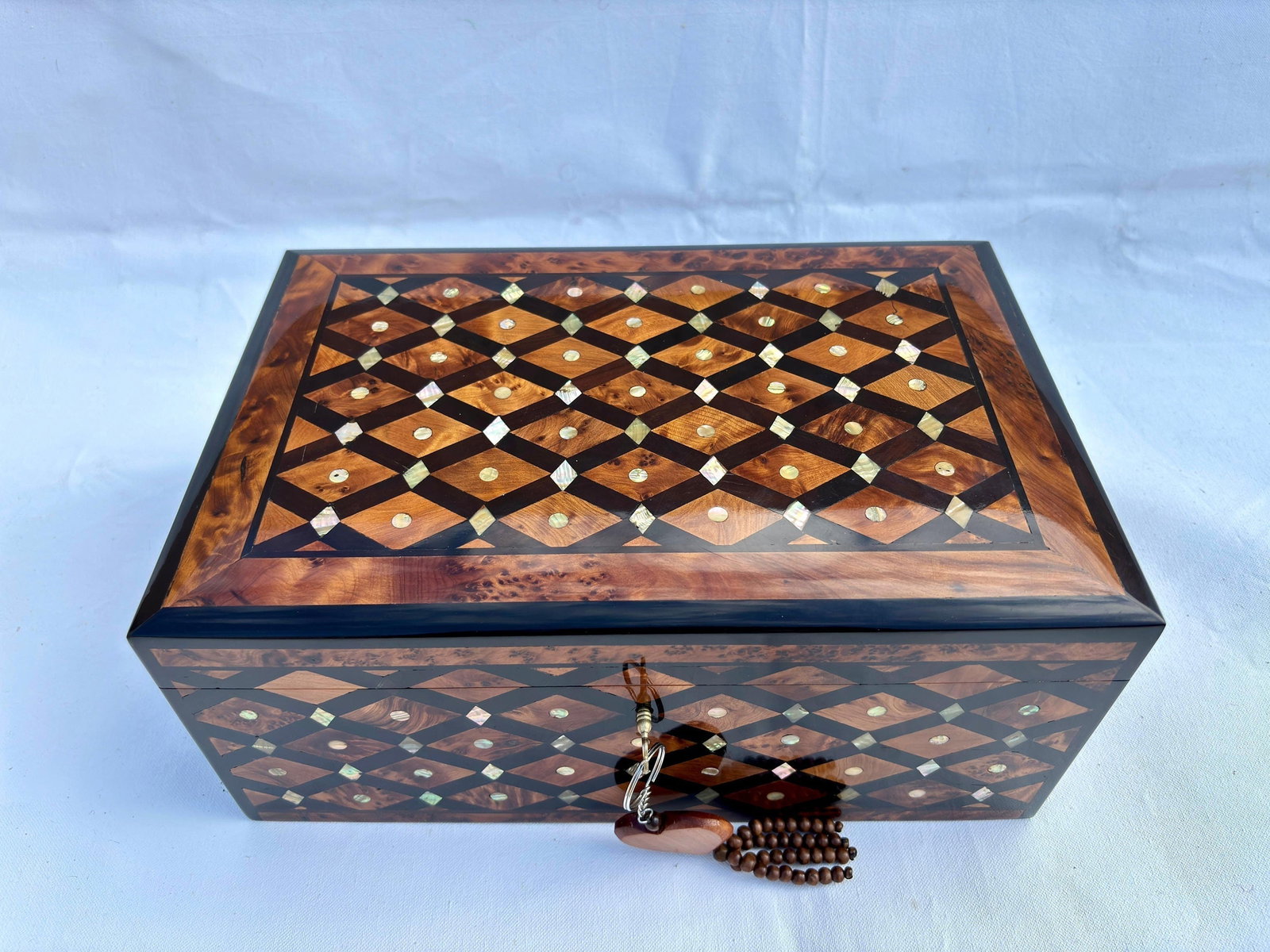Lockable Thuya Burl Wood Jewelry Box – 12 × 8" - 4