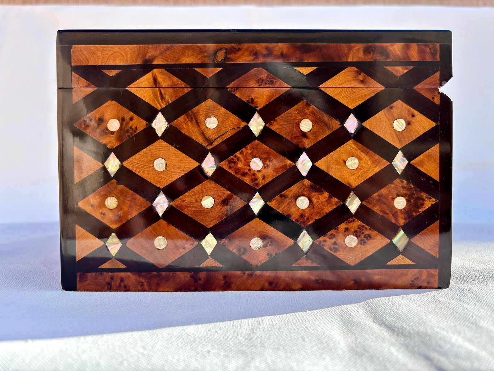 Lockable Thuya Burl Wood Jewelry Box – 12 × 8" - 6