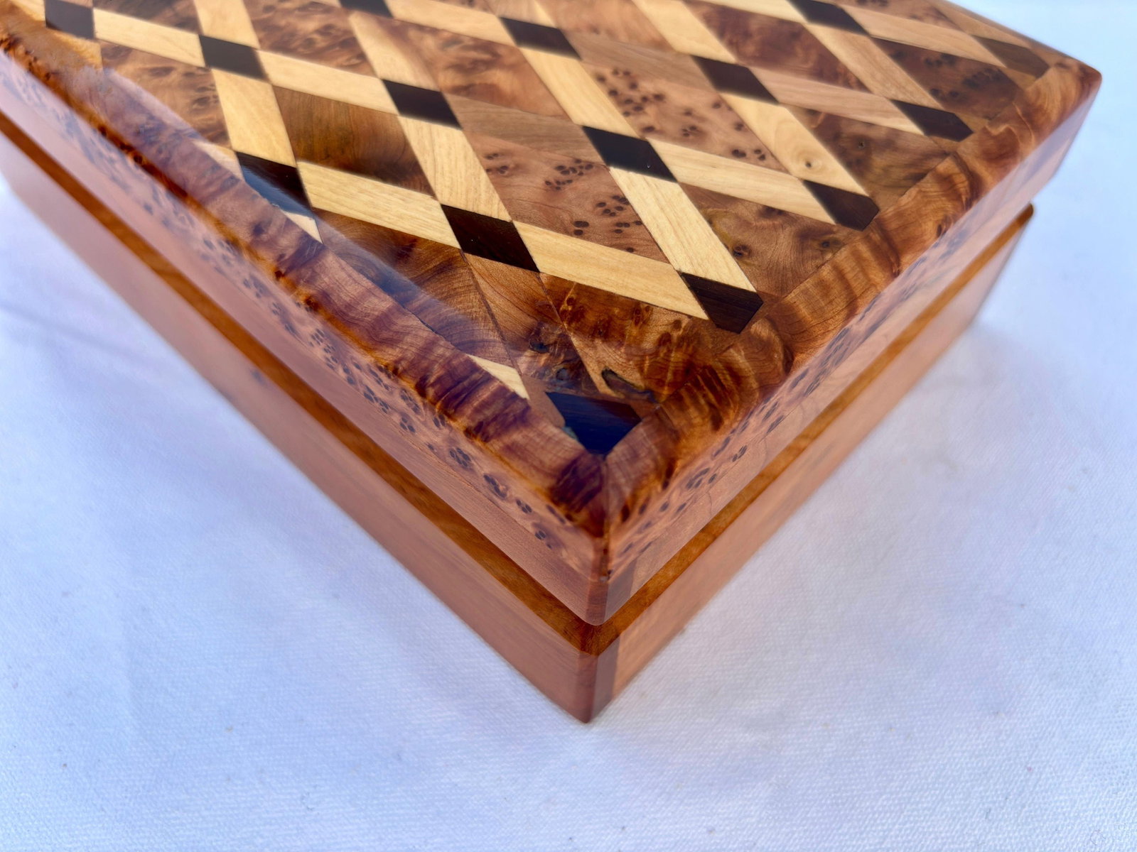Lockable Inlaid Thuya Burl Wood Jewelry Box – 8 × 5" - 4