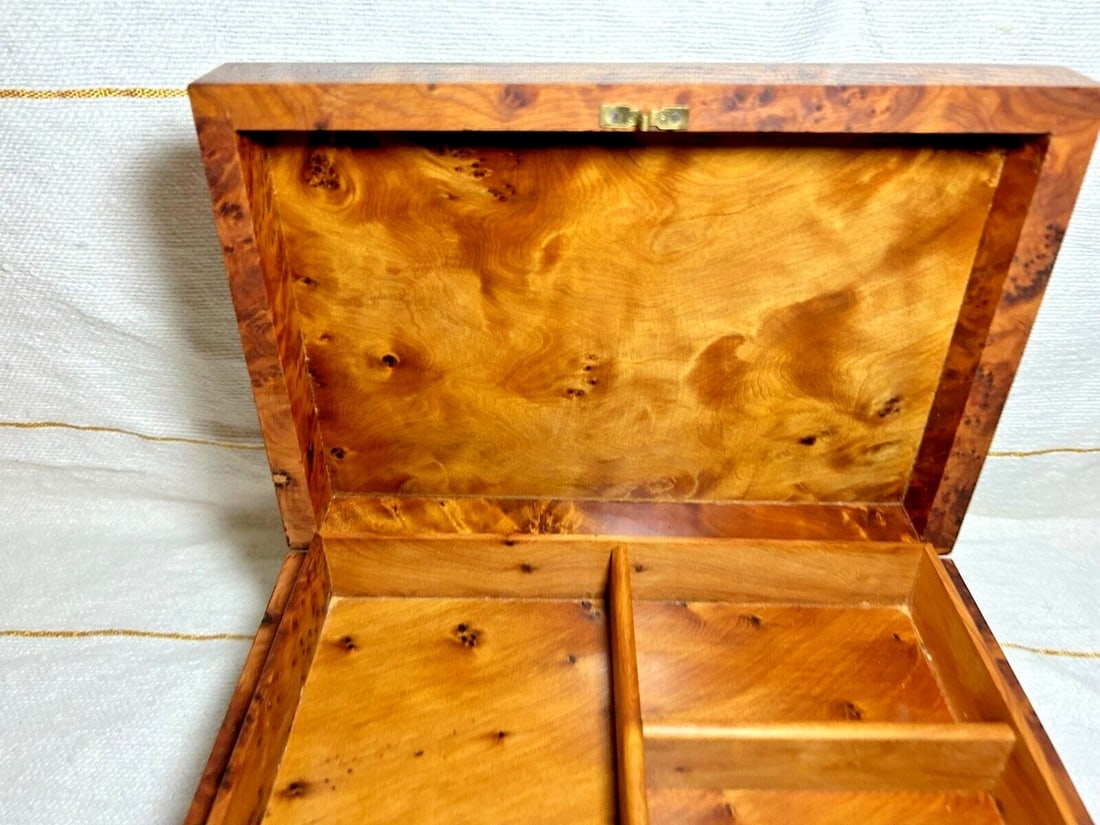 Lockable Thuya Burl Wood Jewelry Box – 10.2" × 7.3" × 5.1" - 10