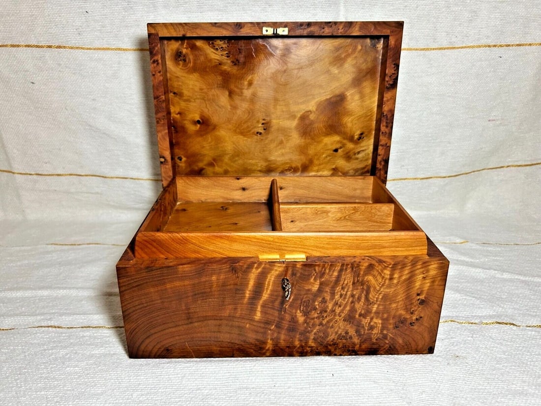 Lockable Thuya Burl Wood Jewelry Box – 10.2" × 7.3" × 5.1" - 8
