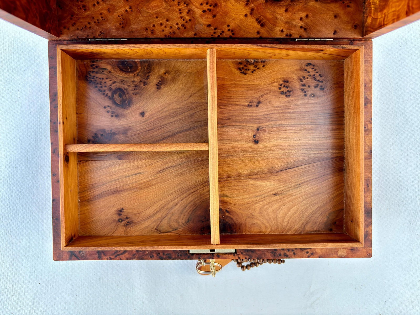 Lockable Thuya Burl Wood Jewelry Box – 10 × 7" - 3