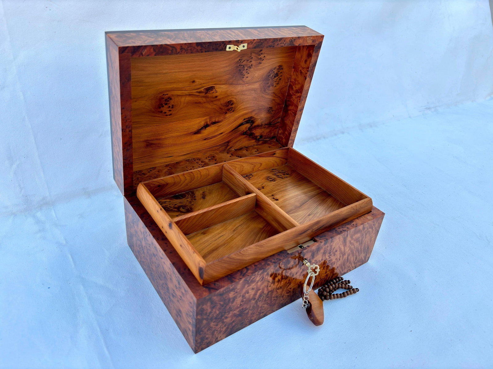 Lockable Thuya Burl Wood Jewelry Box – 10 × 7" - 4