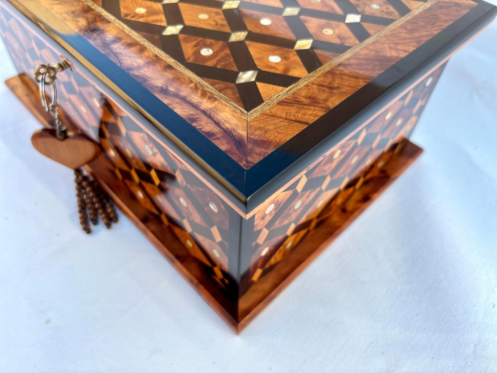 Lockable Thuya Burl Wood Jewelry Box – 12 × 8" - 4