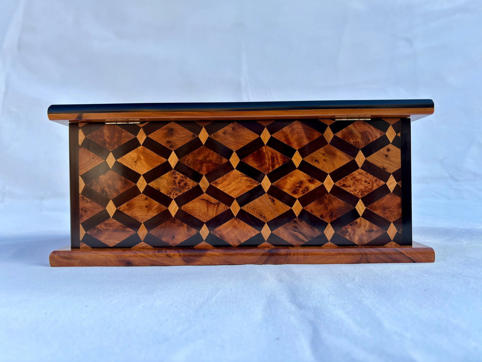 Lockable Thuya Burl Wood Jewelry Box – 12 × 8" - 7