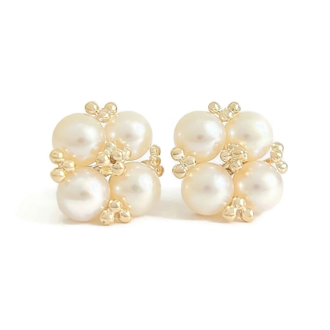 Round Cultured Pearl Cluster Stud Earrings 14K Yellow Gold: Title: Round Cultured Pearl Cluster Stud Earrings 14K Yellow Gold Description: Round Cultured Pearl Cluster Stud Earrings 14K Yellow Gold These are lovely earrings! Please let us know if you have any 
