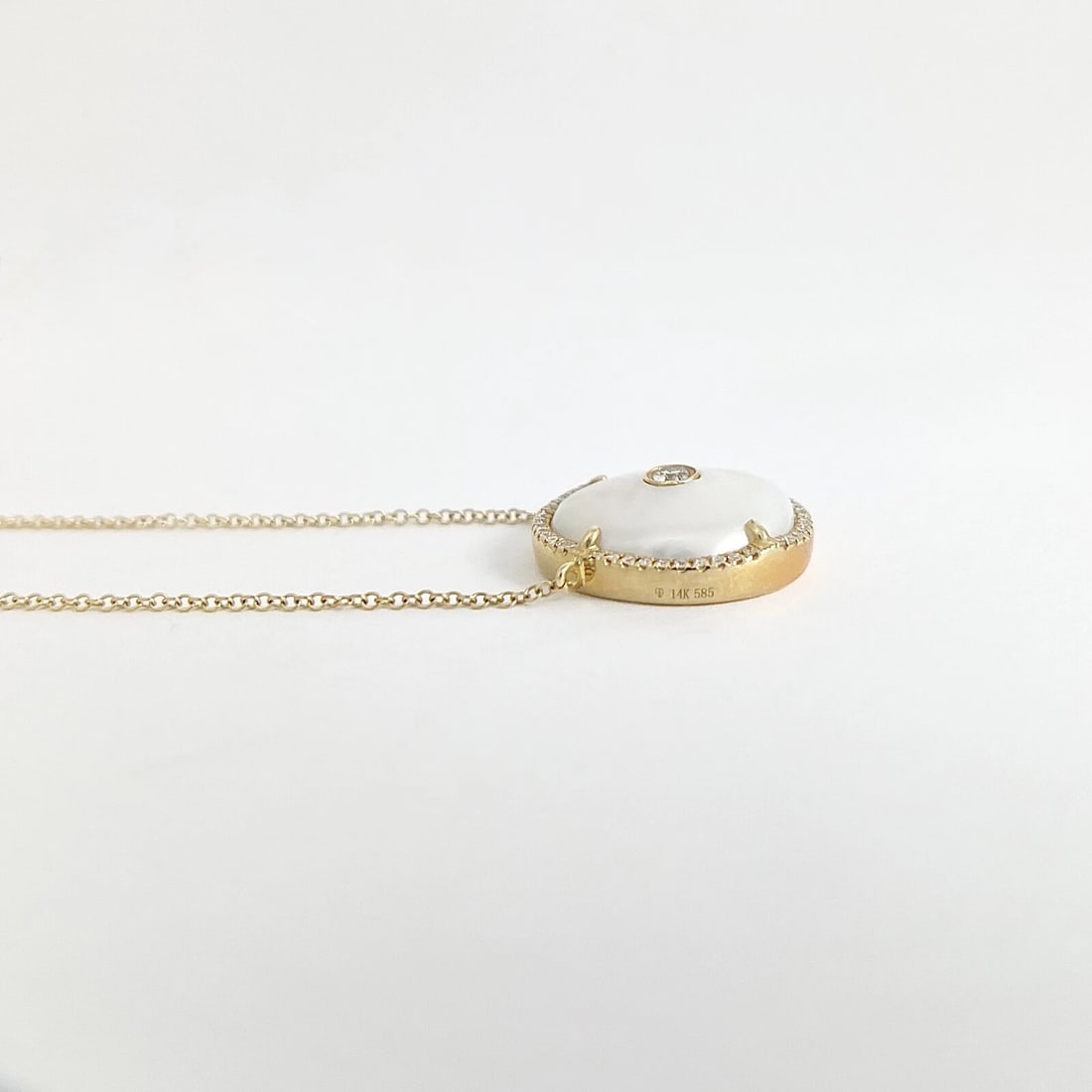 Round Mabe Pearl Diamond Halo Pendant Necklace 14K Yellow Gold .20 CTW - 5