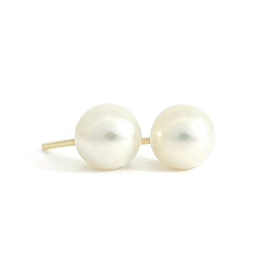 Round Cultured Pearl Stud Earrings 14K Yellow Gold, 6 mm - 6.5 mm: Title: Round Cultured Pearl Stud Earrings 14K Yellow Gold, 6 mm - 6.5 mm Description: Round Cultured Pearl Stud Earrings 14K Yellow Gold, 6 mm - 6.5 mm These are lovely earrings! Please let us know