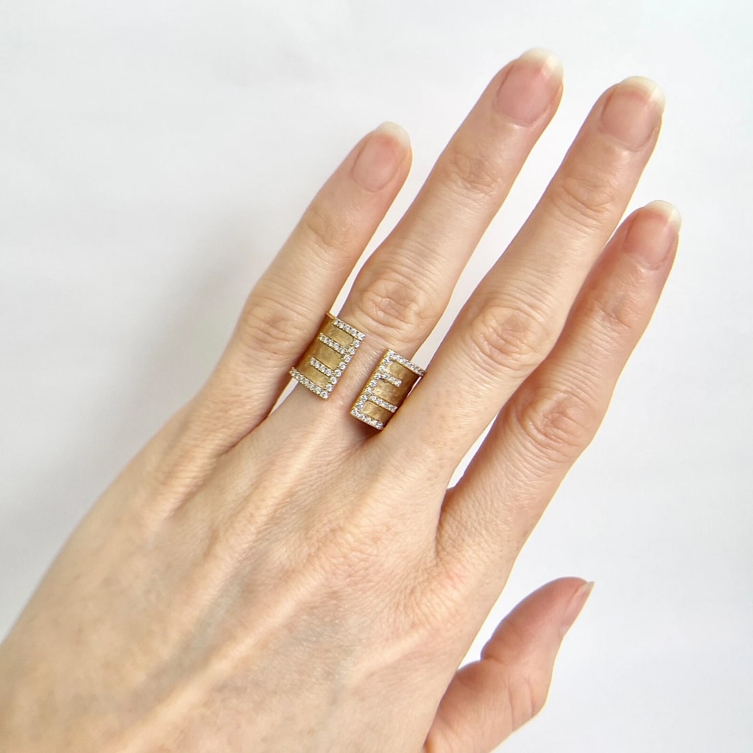 Italian Wide Hammered Diamond Split Open Ring 18K Yellow Gold, .54 CTW - 4