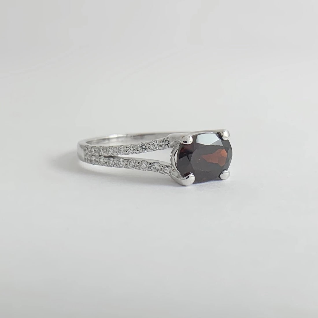 Oval Garnet Diamond Split Shank Statement Ring 14K White Gold, 2.10 CTW, 2.95 Gr - 7