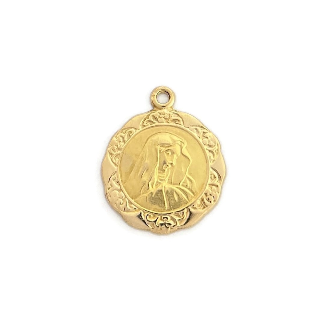 Italian Virgin Mary Medal Pendant Charm 18K Yellow Gold, 1.30 Grams: Title: Italian Virgin Mary Medal Pendant Charm 18K Yellow Gold, 1.30 Grams Description: Italian Virgin Mary Medal Pendant Charm 18K Yellow Gold, 1.30 Grams This is such a beautiful charm pendant that