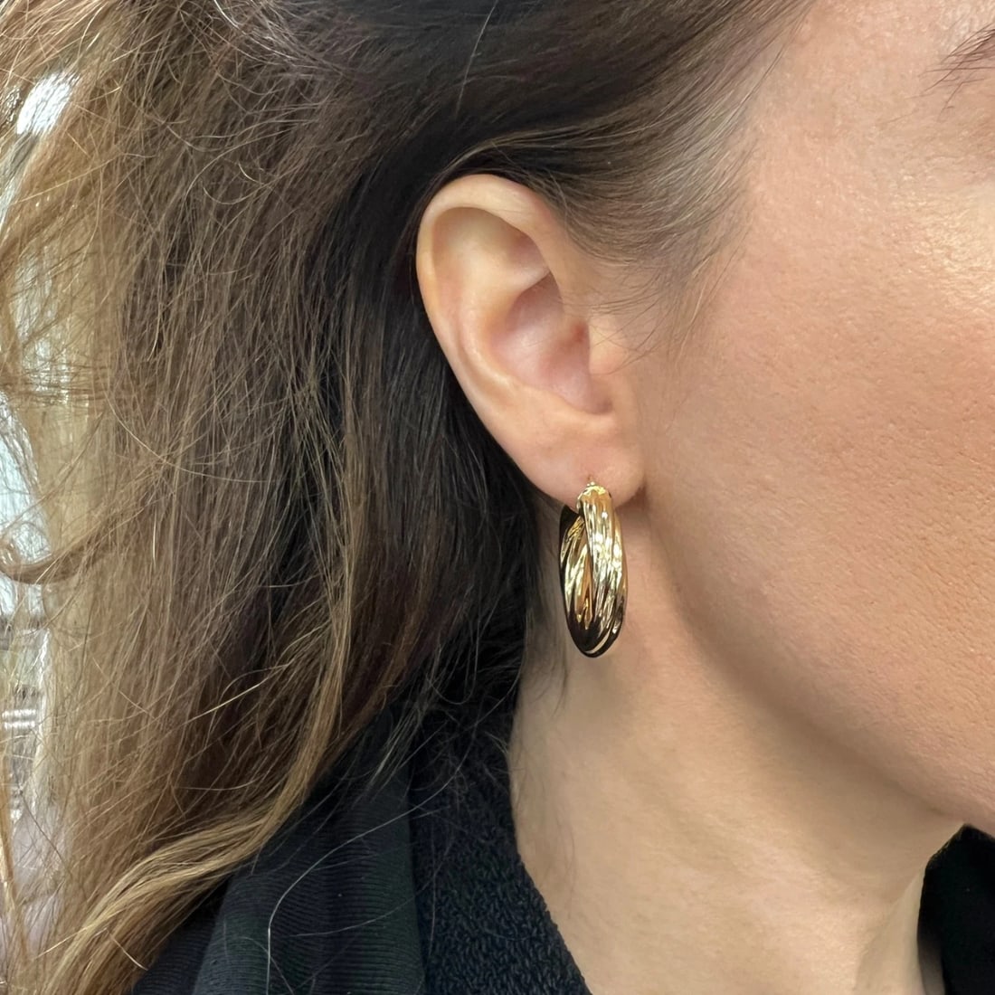 UNOAERRE Italian Chunky Hoop Earrings 14K Yellow Gold, 1.25 Inches, 5.70 Grams - 4