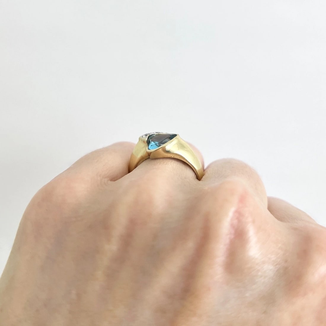 Heart Blue Topaz Diamond Statement Ring 18K Yellow Gold, 5.52 Grams - 4