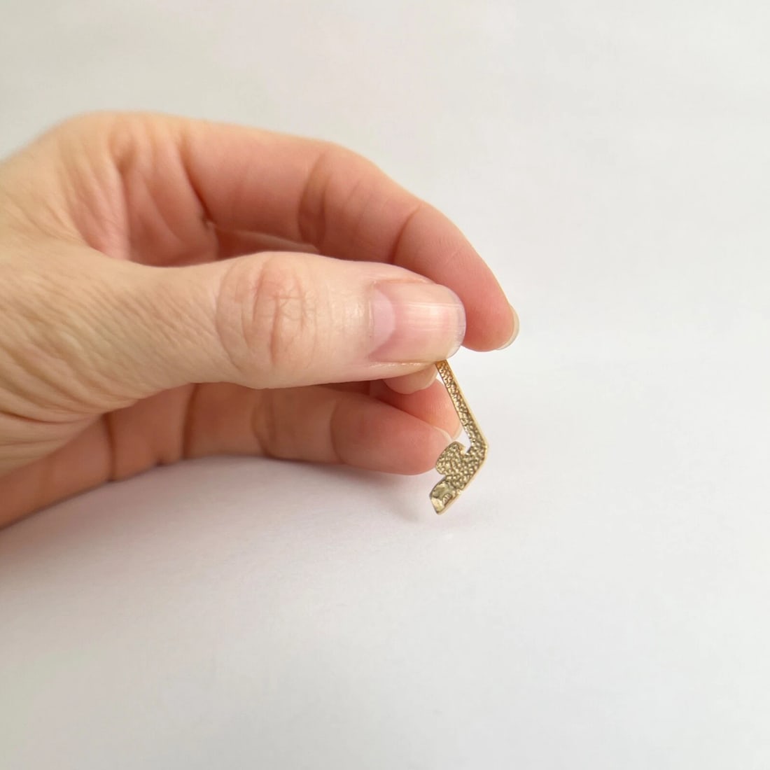 Hockey Stick Pendant Charm 14K Yellow Gold, 1.06 Grams - 4