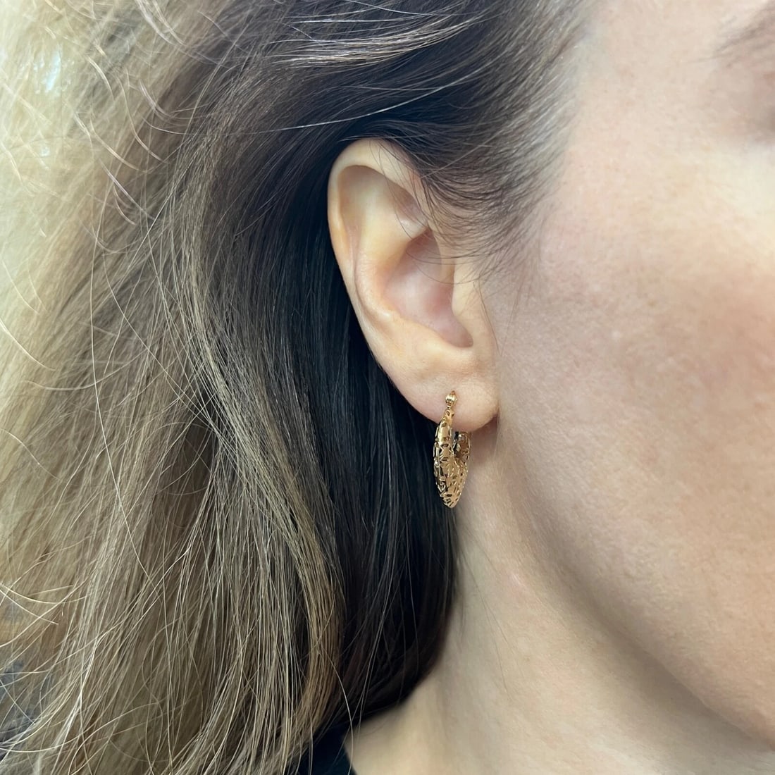 Estate Filigree Pointed Hoop Earrings 14K Yellow Gold, 2.24 Grams - 3