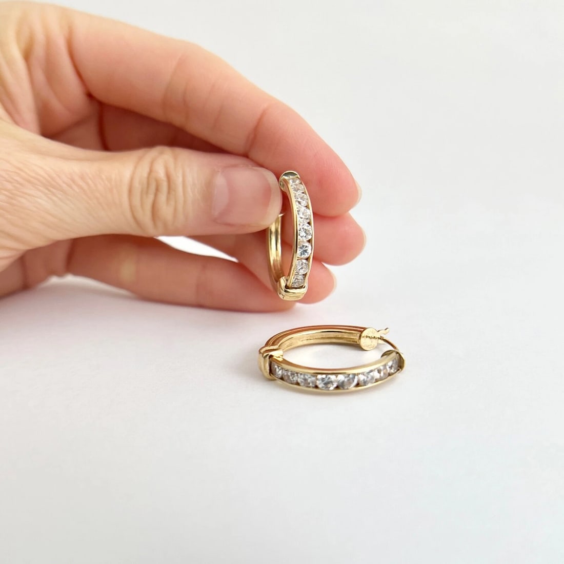 CZ Cubic Zirconia Hoop Earrings 14K Yellow Gold, 1 Inch, 4.74 Gr - 2