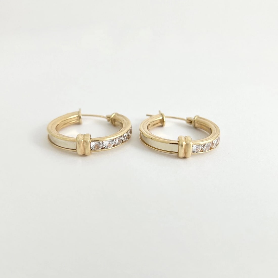 CZ Cubic Zirconia Hoop Earrings 14K Yellow Gold, 1 Inch, 4.74 Gr - 6