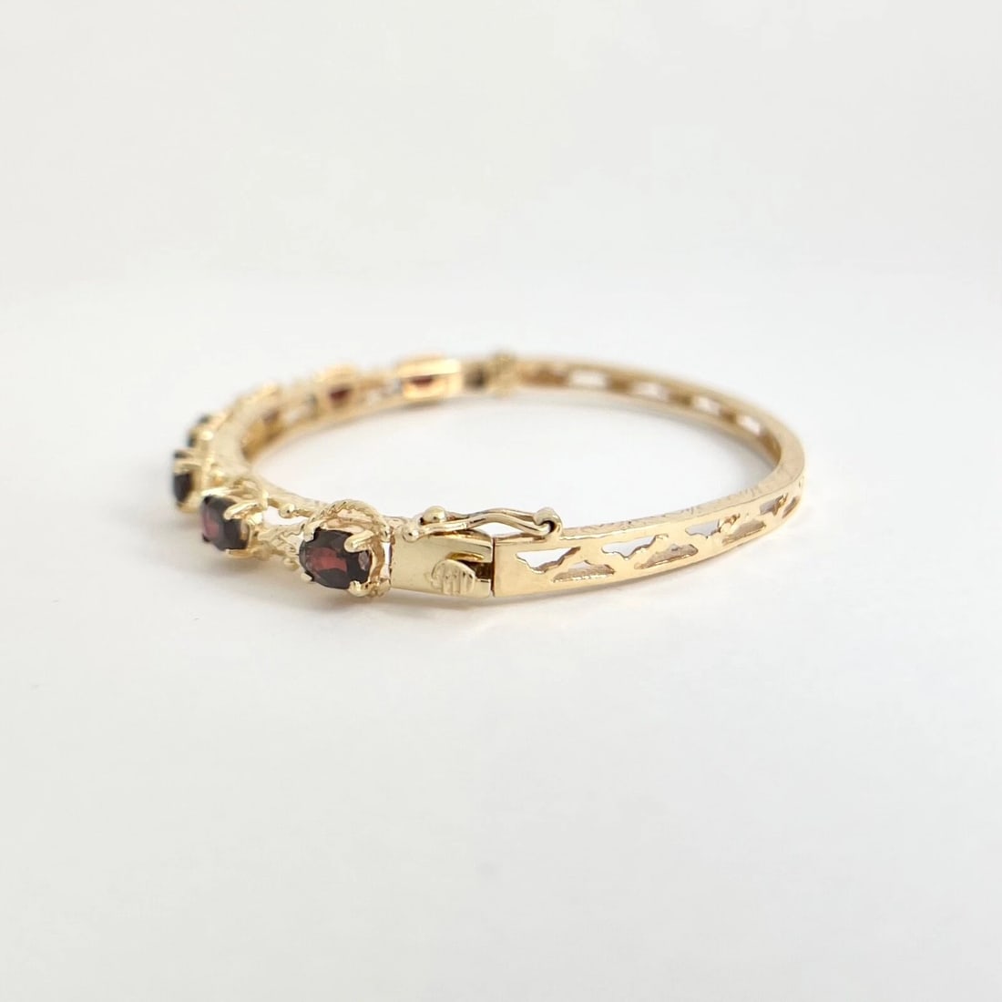 Oval Garnet Gemstone Filigree Bangle Bracelet 14K Yellow Gold, 13.32 Grams - 7