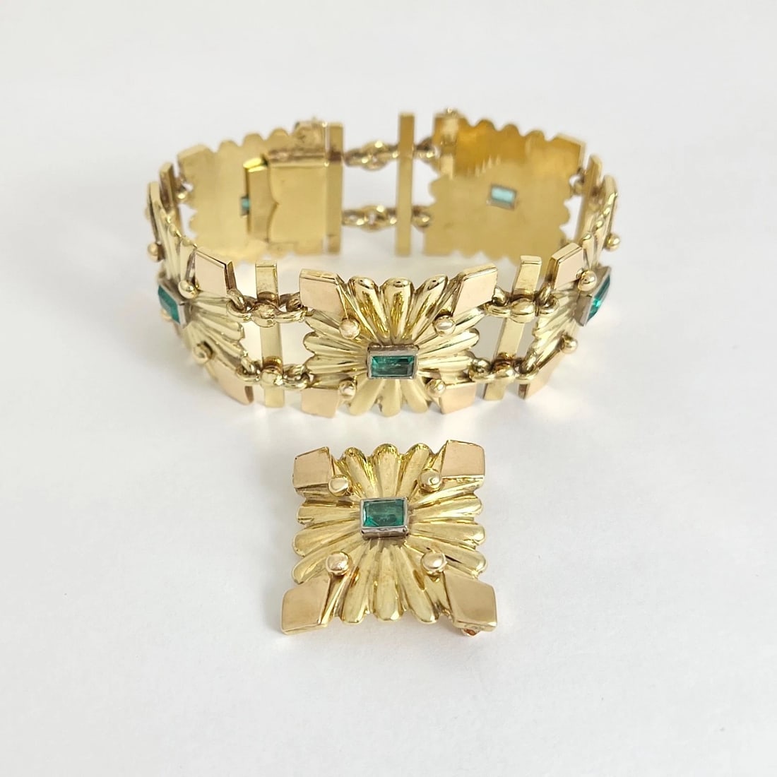 Antique Art Deco Green Emerald Square Link Bracelet 18K Yellow Gold, 92.51 Grams - 6