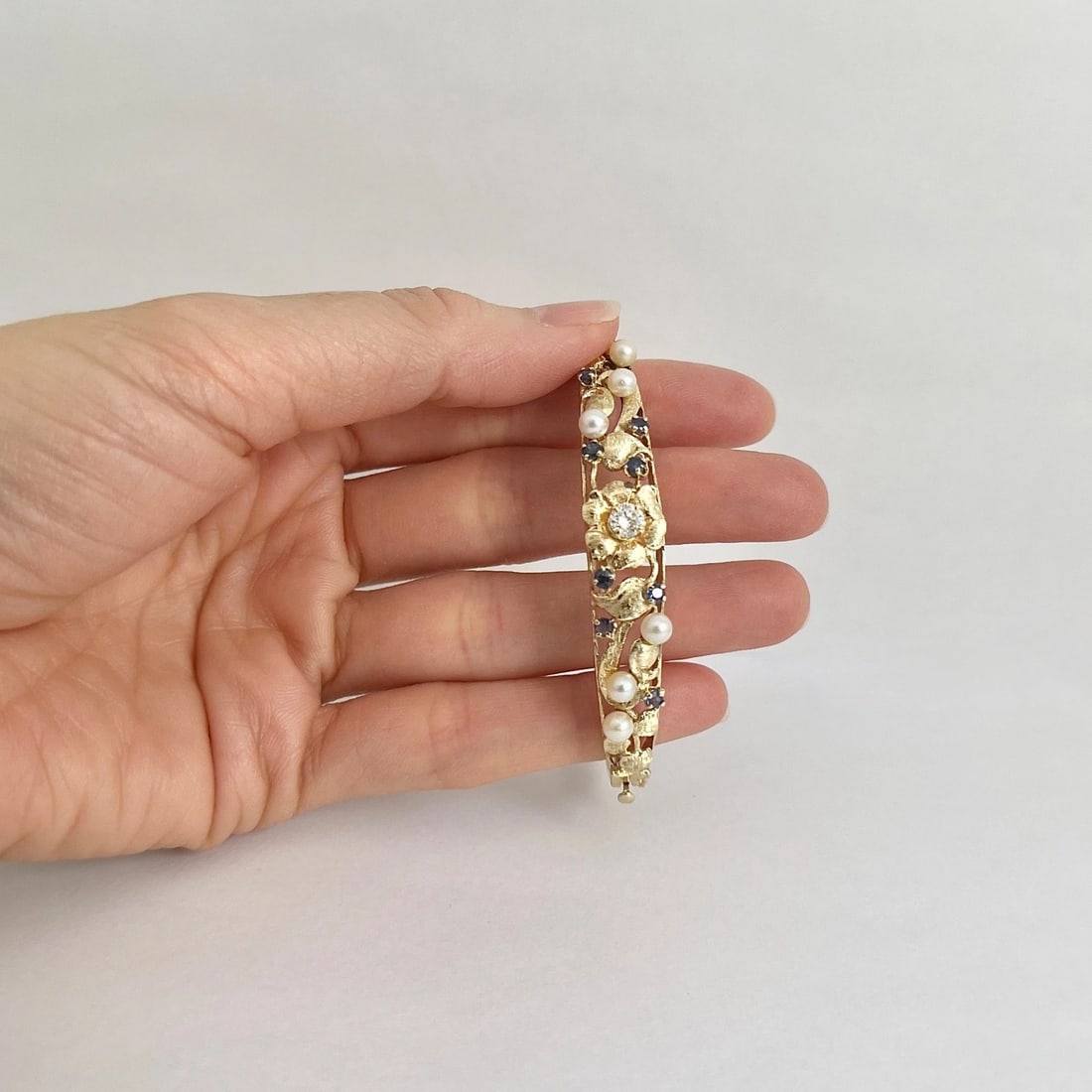 Vintage 1950's Diamond Pearl Sapphire Bangle Bracelet 14K Yellow Gold, 13.97 Gr - 2