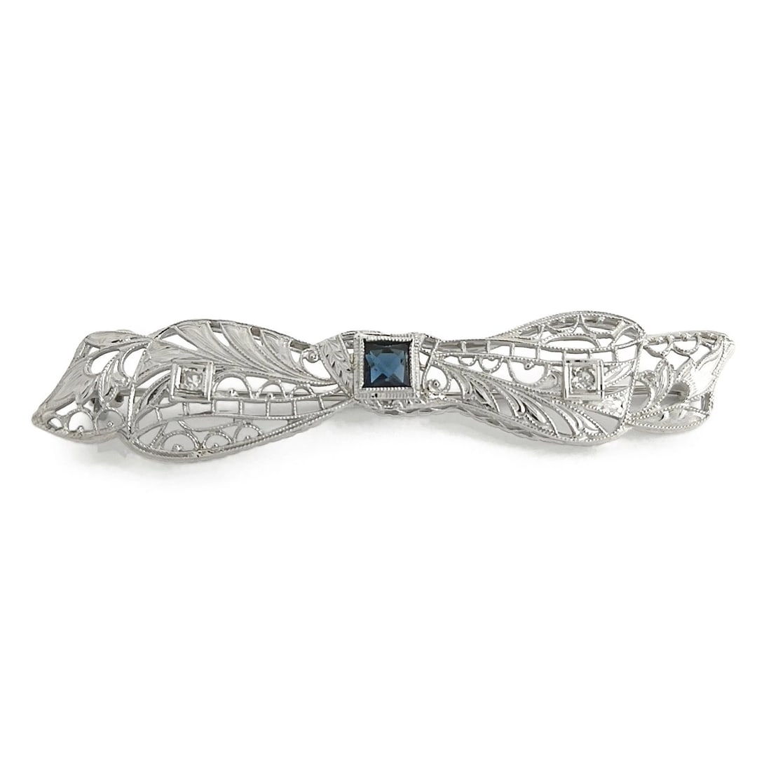Antique Sapphire Diamond Filigree Ribbon Brooch Pin 14K White Gold, 4.92 Grams: Title: Antique Sapphire Diamond Filigree Ribbon Brooch Pin 14K White Gold, 4.92 Grams Description: Antique Sapphire Diamond Filigree Ribbon Brooch Pin 14K White Gold, 4.92 Grams This is a gorgeous one