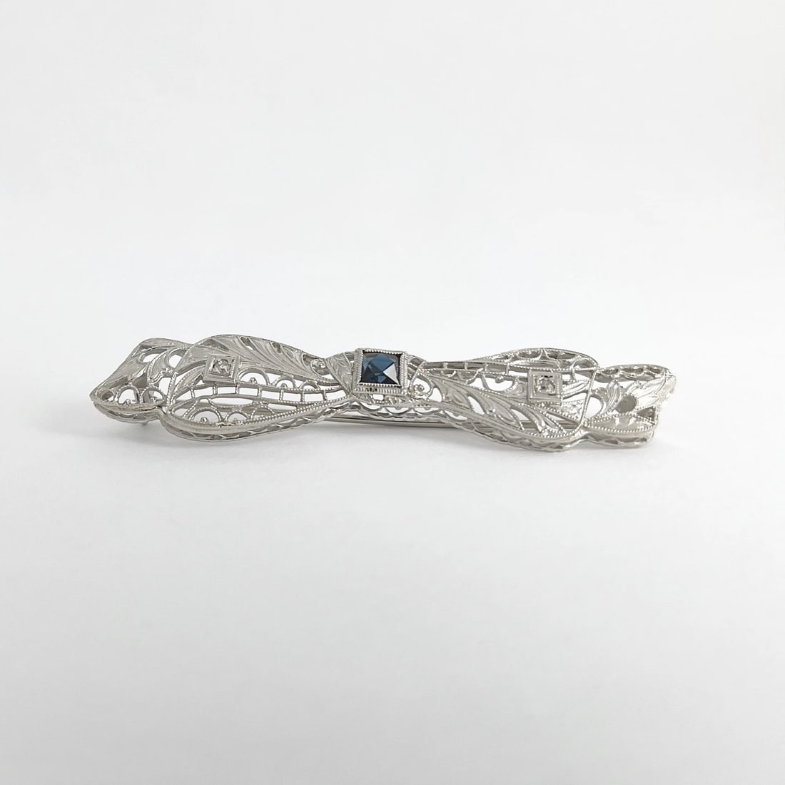 Antique Sapphire Diamond Filigree Ribbon Brooch Pin 14K White Gold, 4.92 Grams - 7