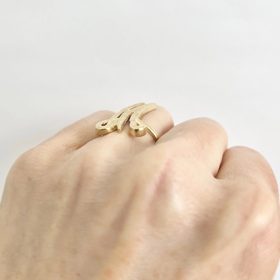 Vintage 1980's Letter M Initial Ring 14K Yellow Gold, 4.44 Grams - 4
