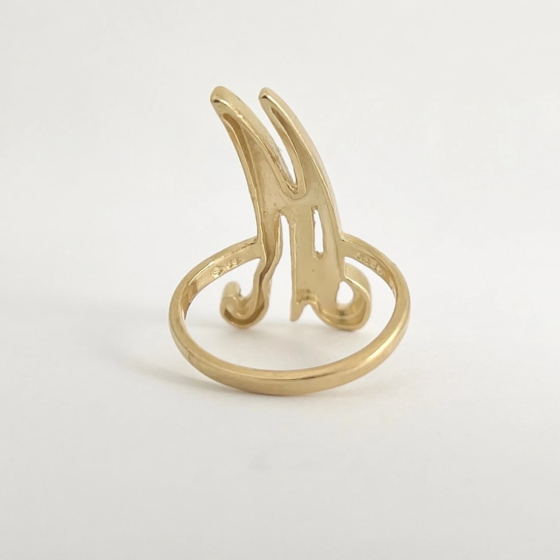 Vintage 1980's Letter M Initial Ring 14K Yellow Gold, 4.44 Grams - 6