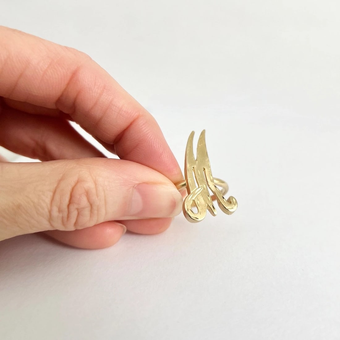 Vintage 1980's Letter M Initial Ring 14K Yellow Gold, 4.44 Grams - 9