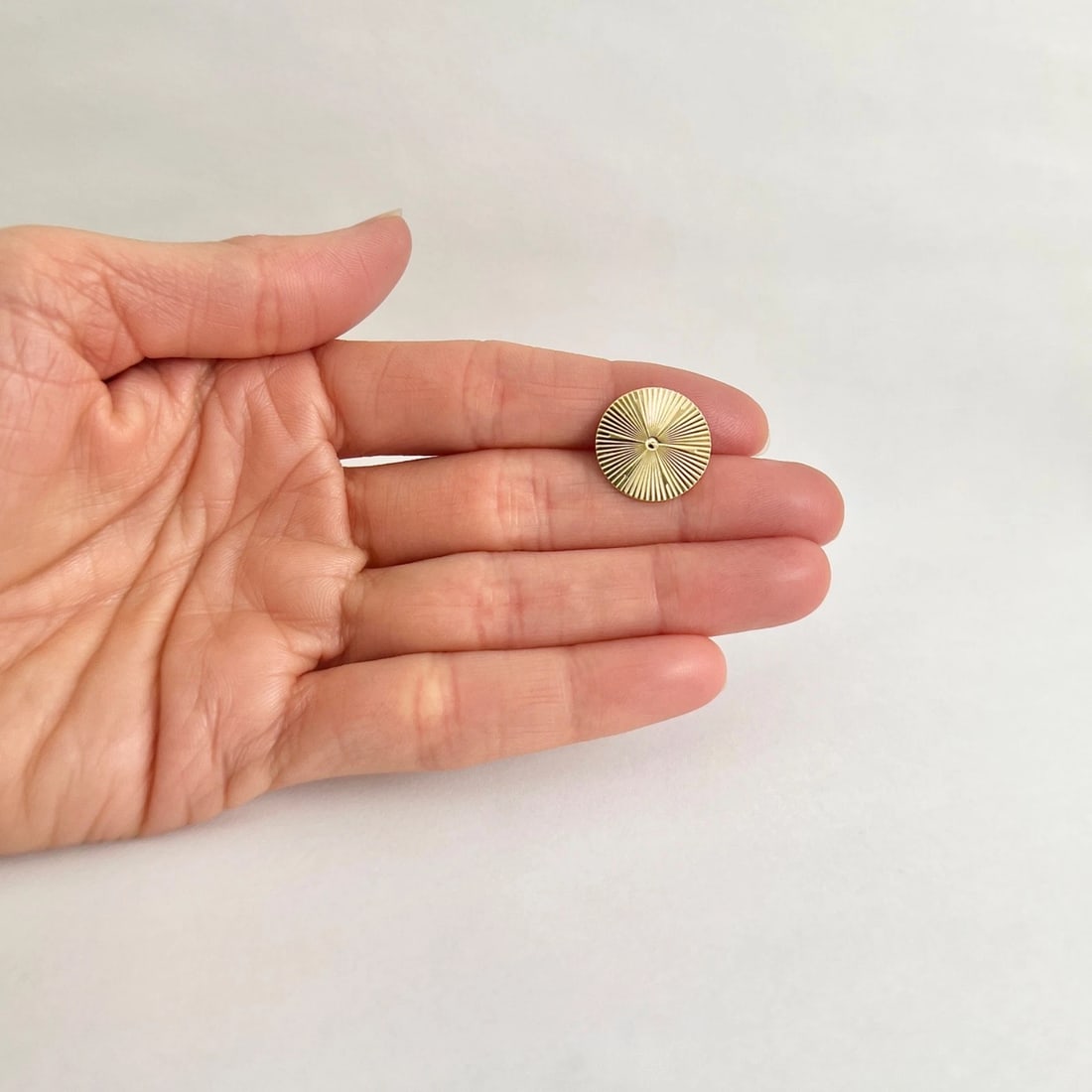 Vintage 1960's Fluted Round Disc Pin Tie Tack 14K Yellow Gold, 1.49 Grams - 2