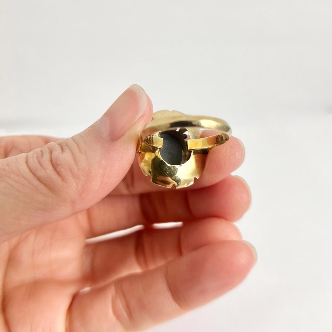 Vintage 1940's Oval Hematite Filigree Cocktail Ring 16K Yellow Gold, 3.06 Grams - 7