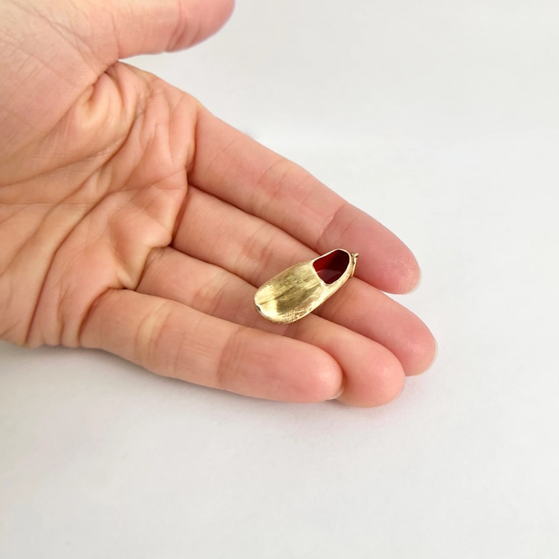 Vintage 1940's Dutch Shoe Clog Klomp Red Enamel Charm 14K Yellow Gold, 1.19 Gram - 4