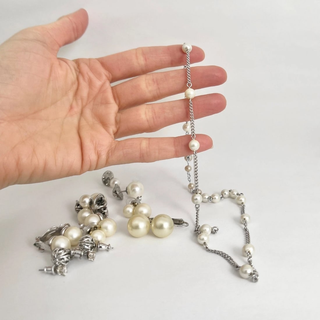Vintage Estate Mixed Jewelry Lot, Pearls Gold-Plated More, 8 Pieces, 33.04 Grams - 4