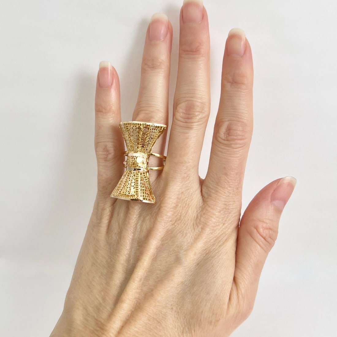 Vintage Long Filigree Bow Statement Ring 19K Yellow Gold, 5.32 Grams - 2