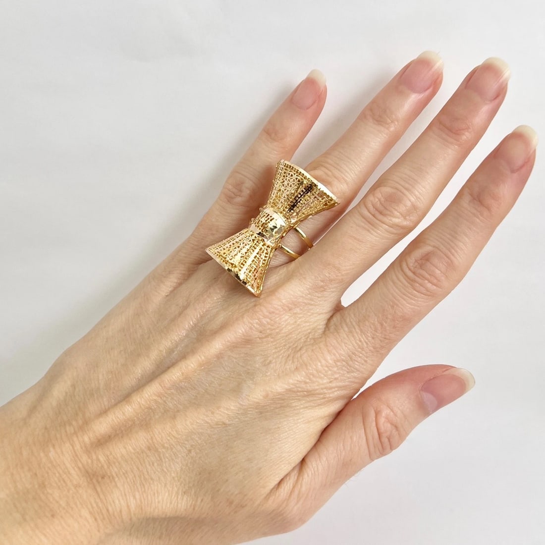 Vintage Long Filigree Bow Statement Ring 19K Yellow Gold, 5.32 Grams - 3